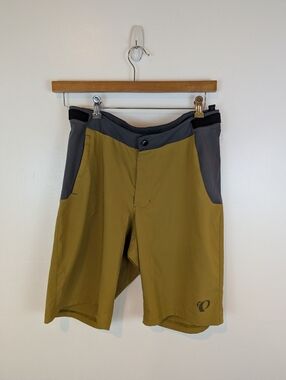 Pearl Izumi Canyon Shorts in Mustard Yellow, Sz M